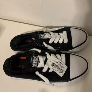 New w Tag Levis Women’s 1083926 Black Low Top Canvas Lace Up Sneaker Shoe Size 6